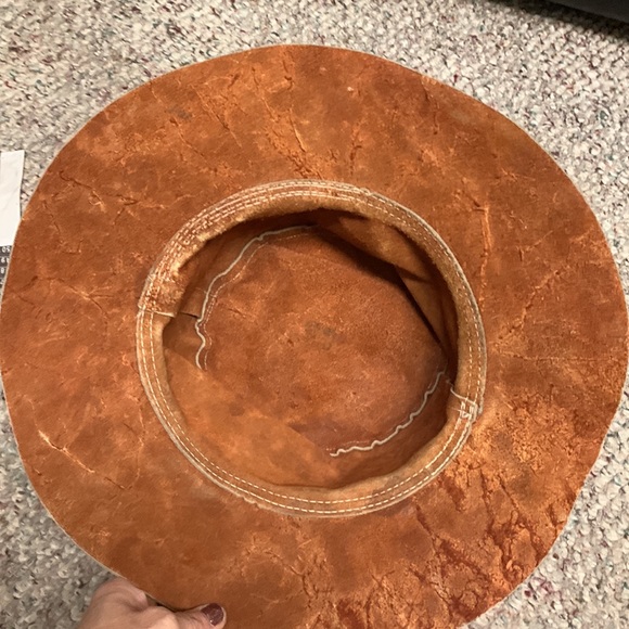 Leather hat - Picture 6 of 8